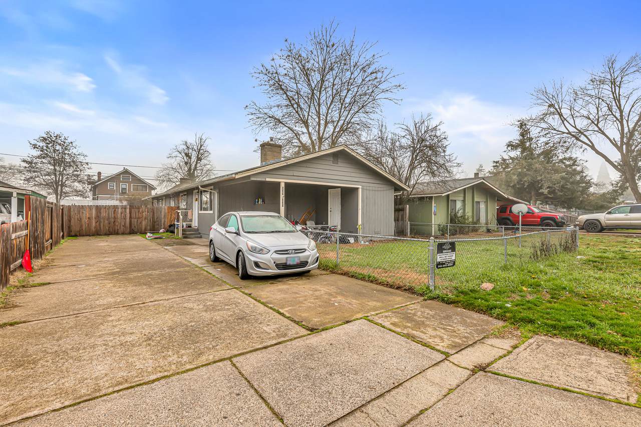 533 Benson Street - Photo 1