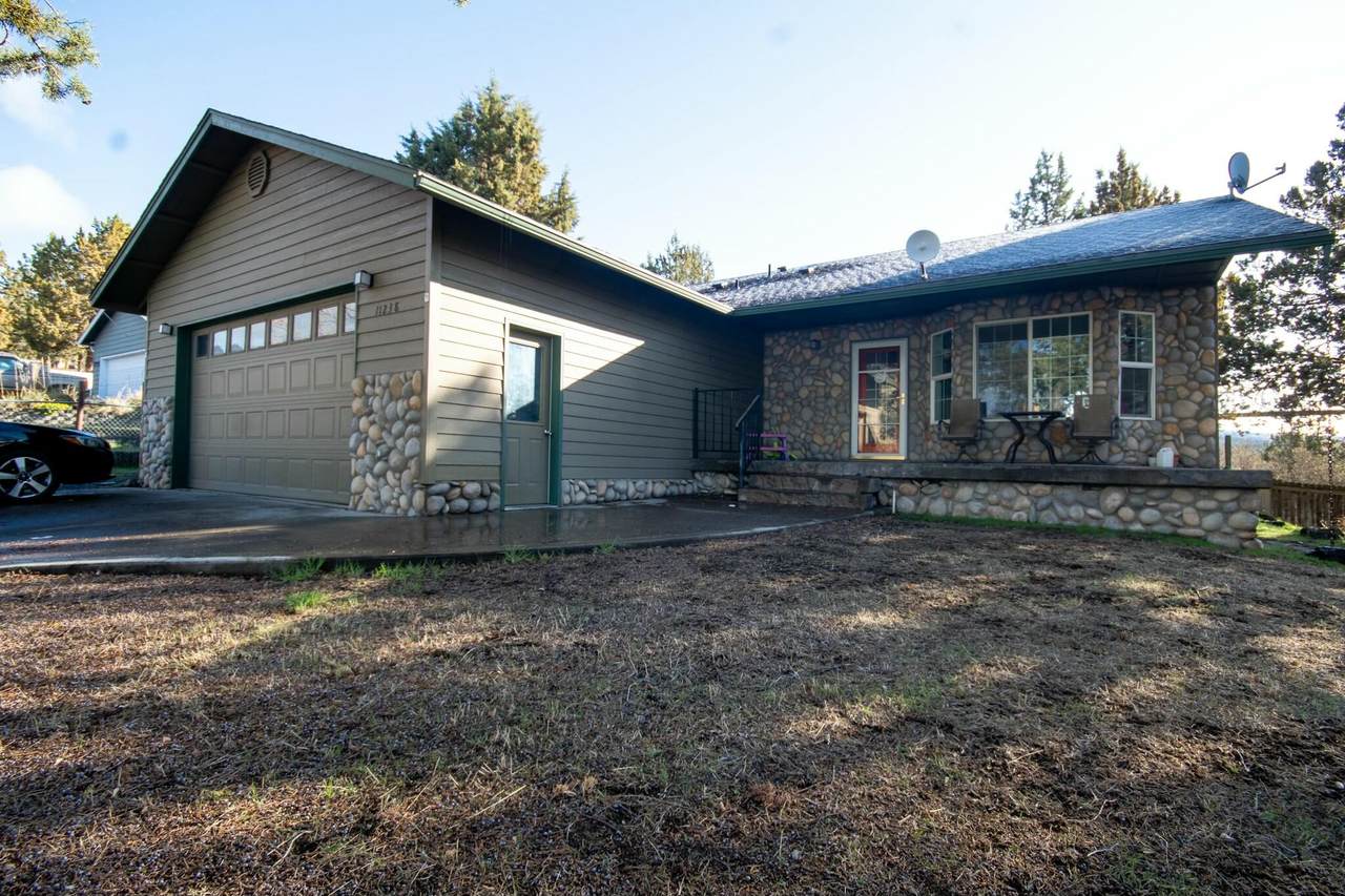 11238 King Avenue - Photo 1