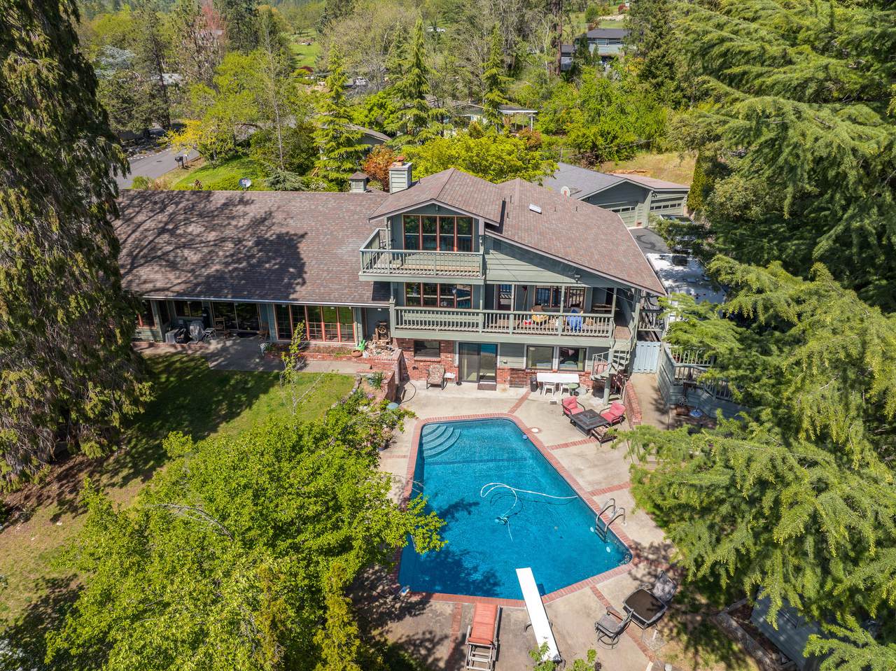 240 Scenic Drive - Photo 1