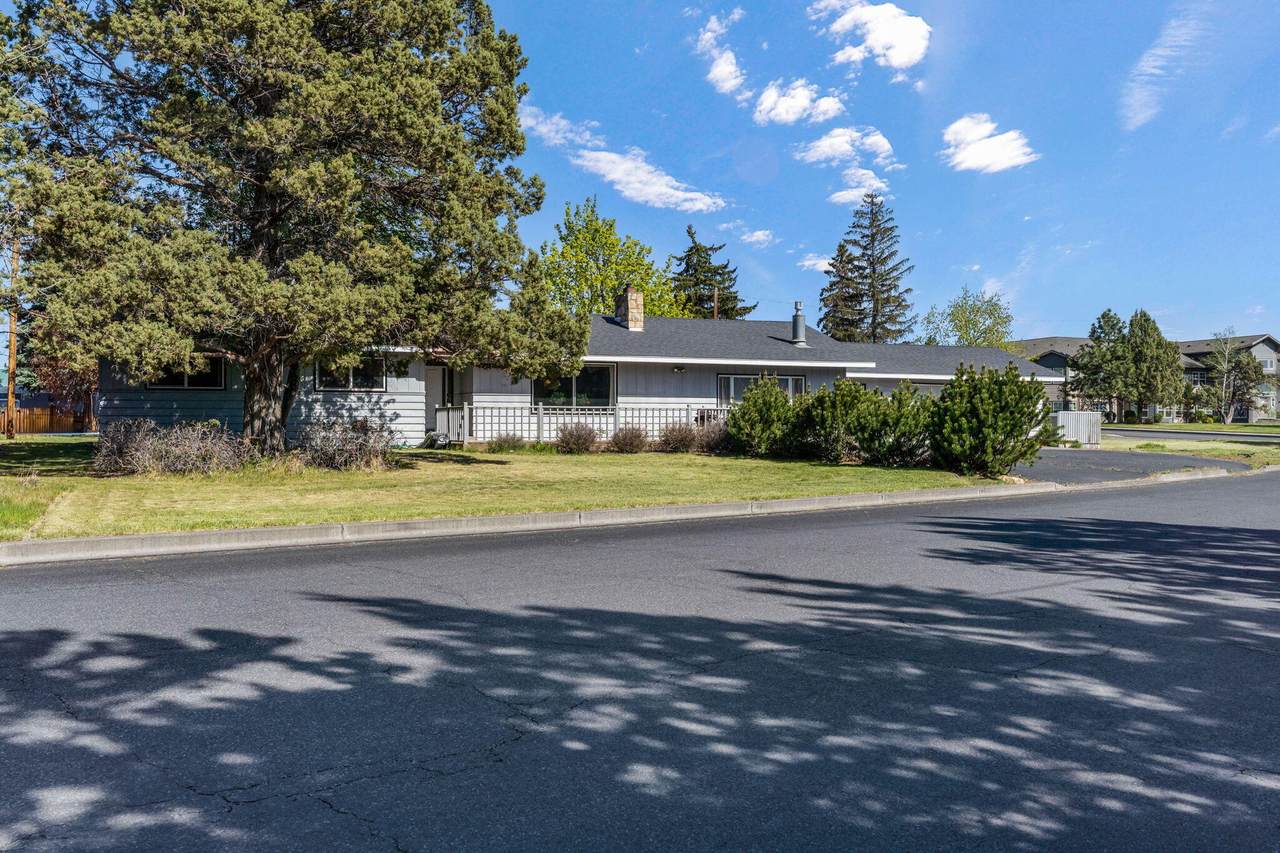 1832 Canyon Drive - Photo 1