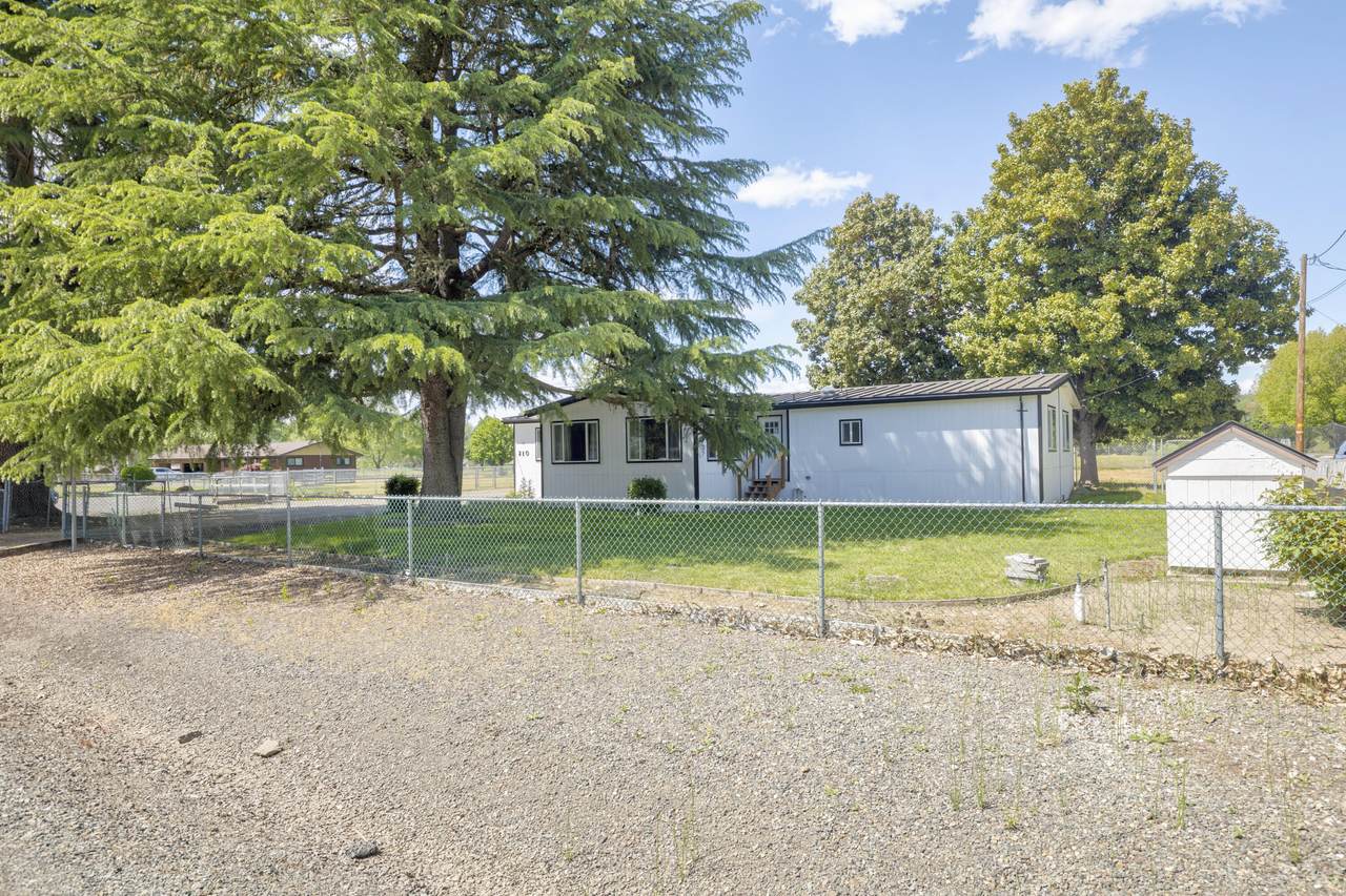 210 Sycamore Drive - Photo 1