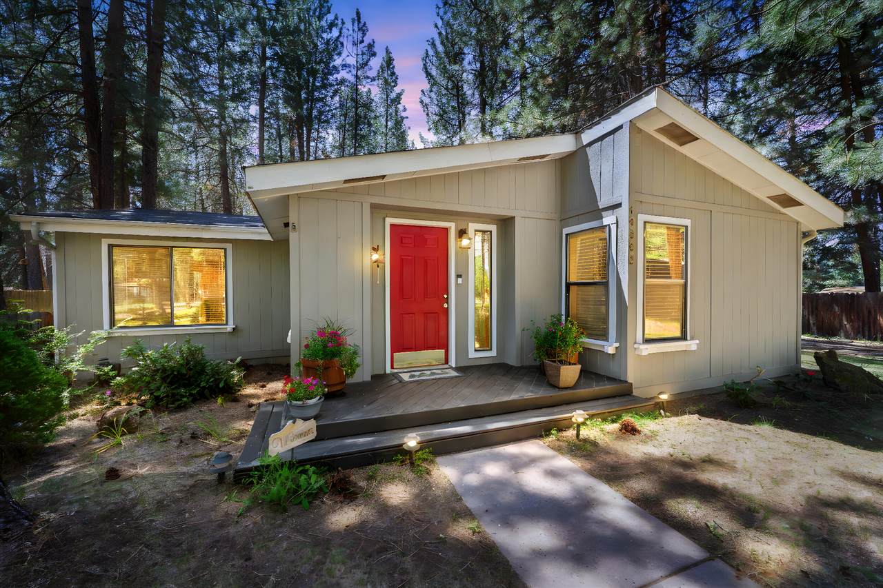 19383 Seminole Circle - Photo 1