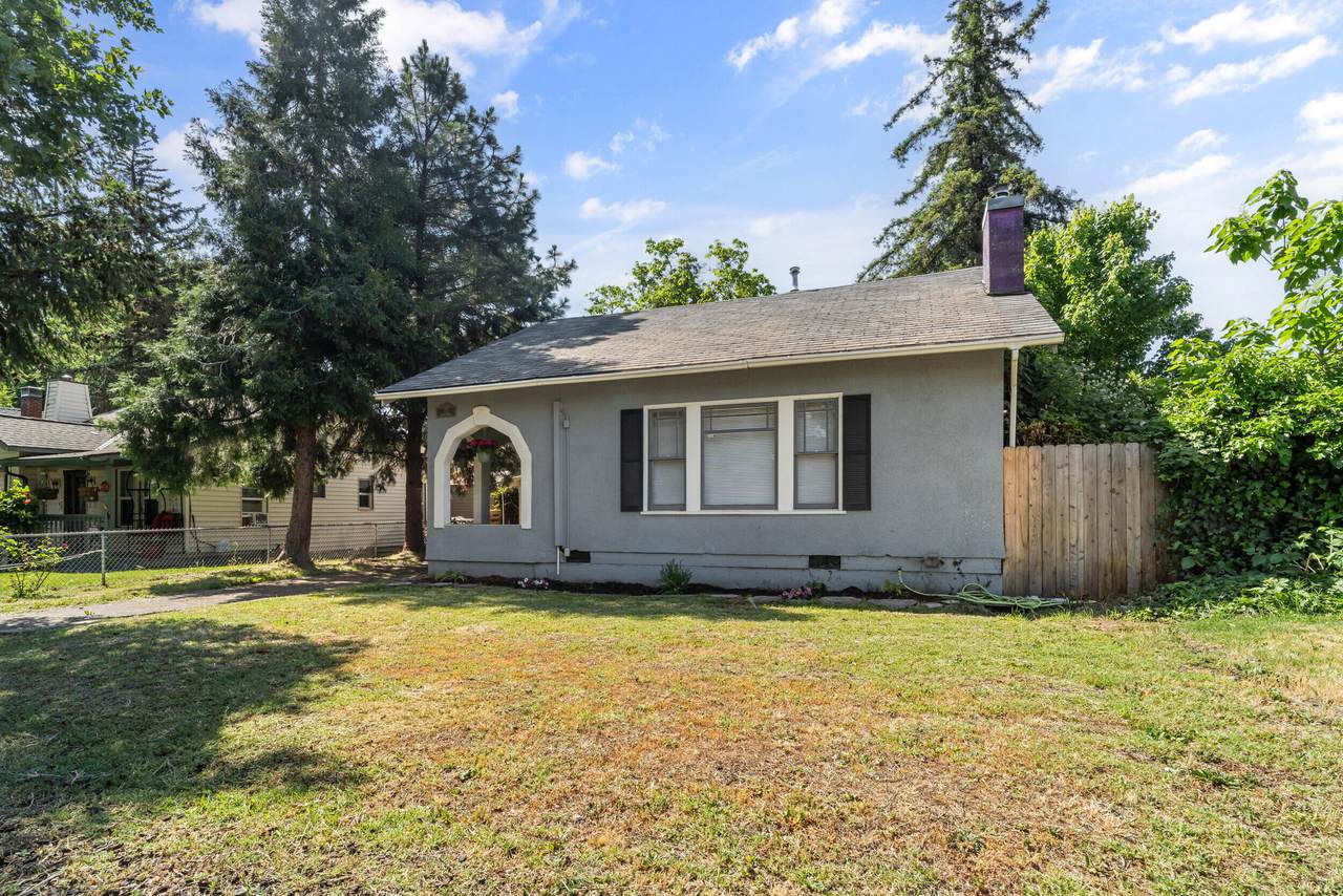 723 Palm Street - Photo 1