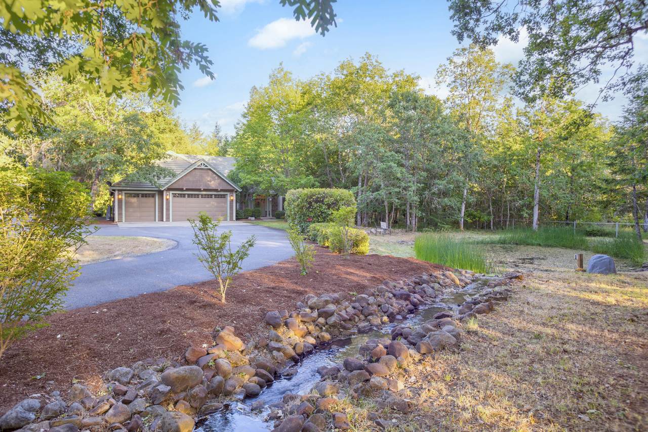 175 Carolbrooke Place - Photo 1