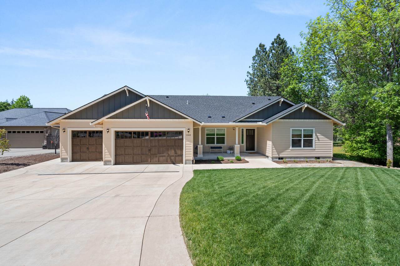 1060 Anglers Place - Photo 1