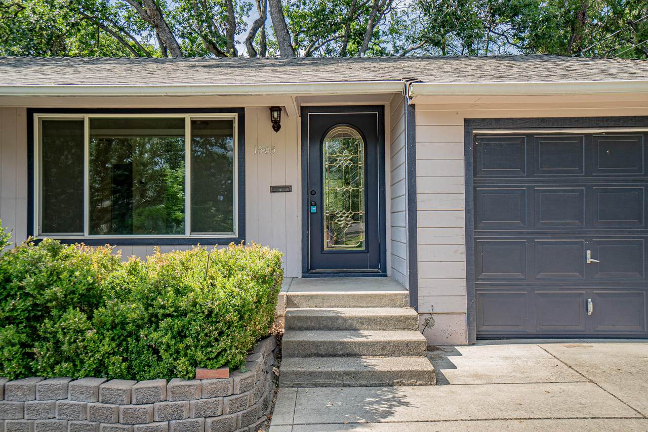 1505 Wilson Place - Photo 1