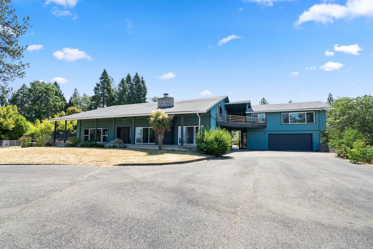 1756 Southgate Way - Photo 1