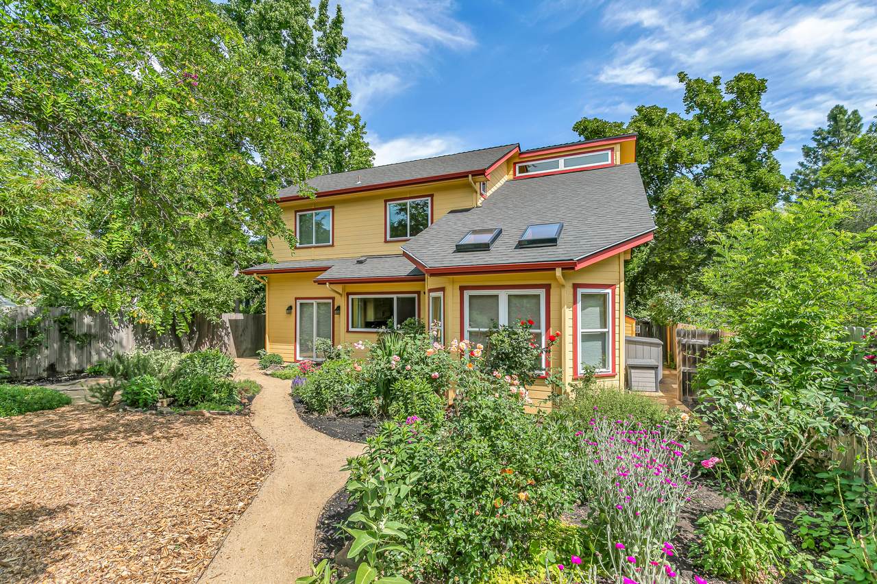 700 Clay Street - Photo 1