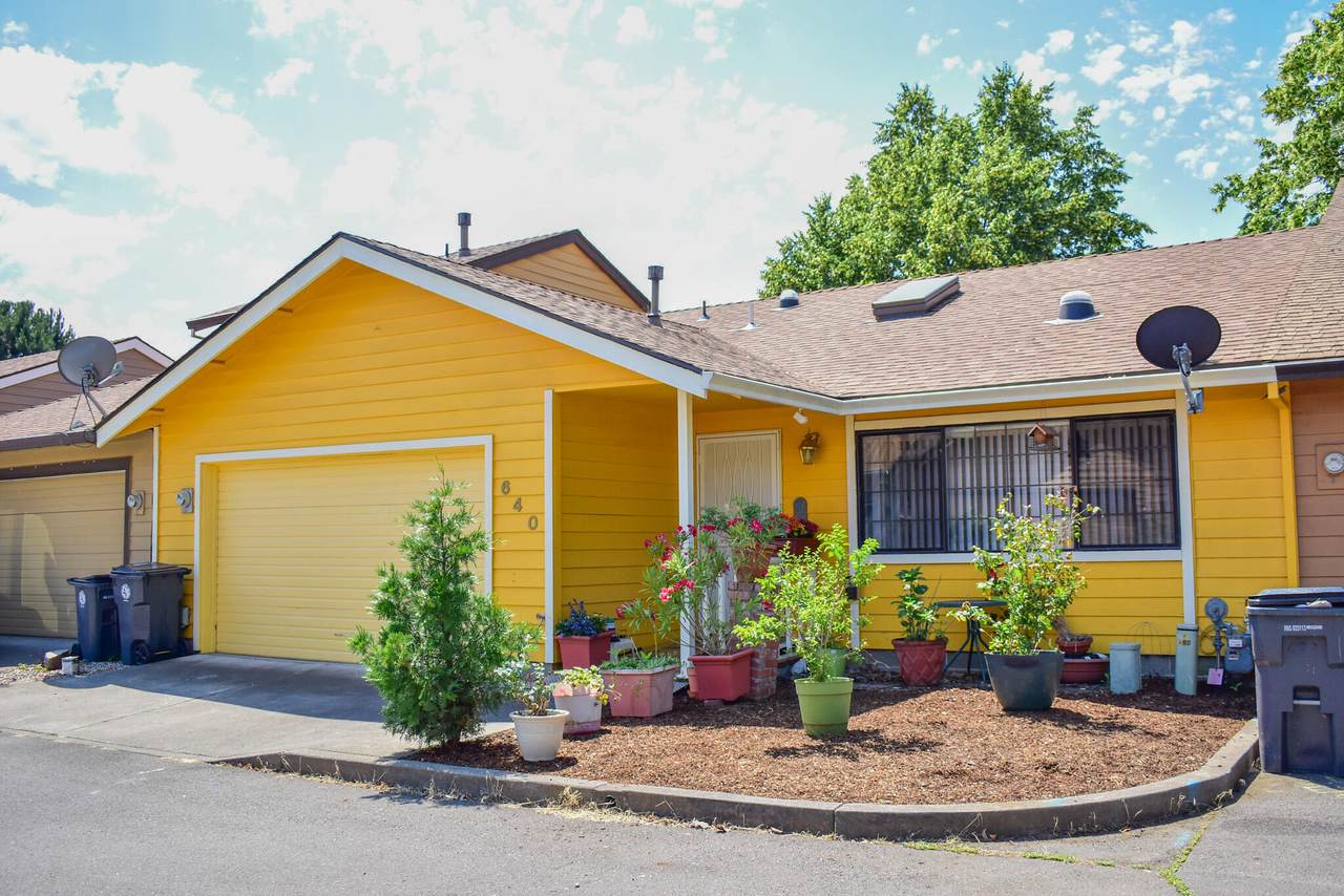 640 Golden Lane - Photo 1