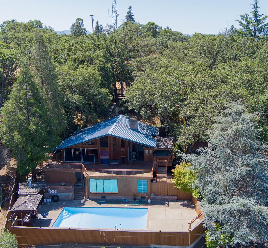 2020 Ridge Way - Photo 1