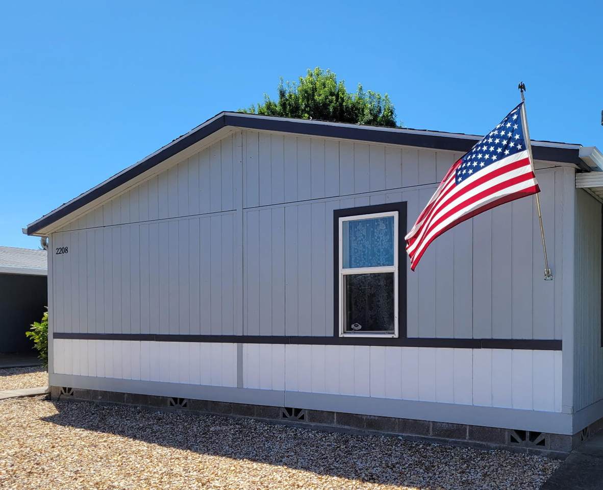 2208 Lara Lane - Photo 1