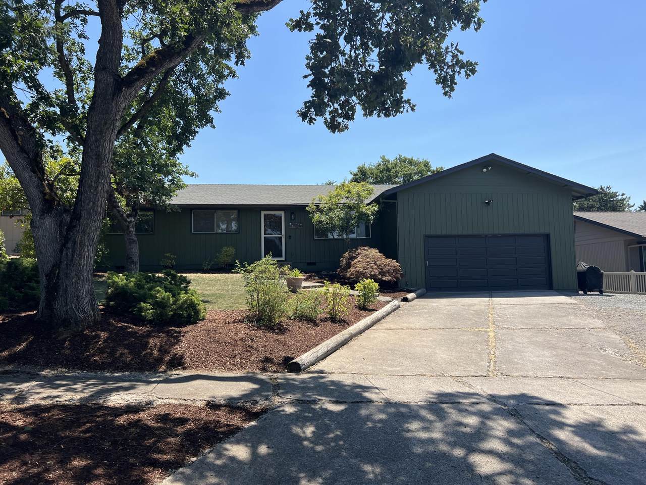 1536 Cambridge Circle - Photo 1