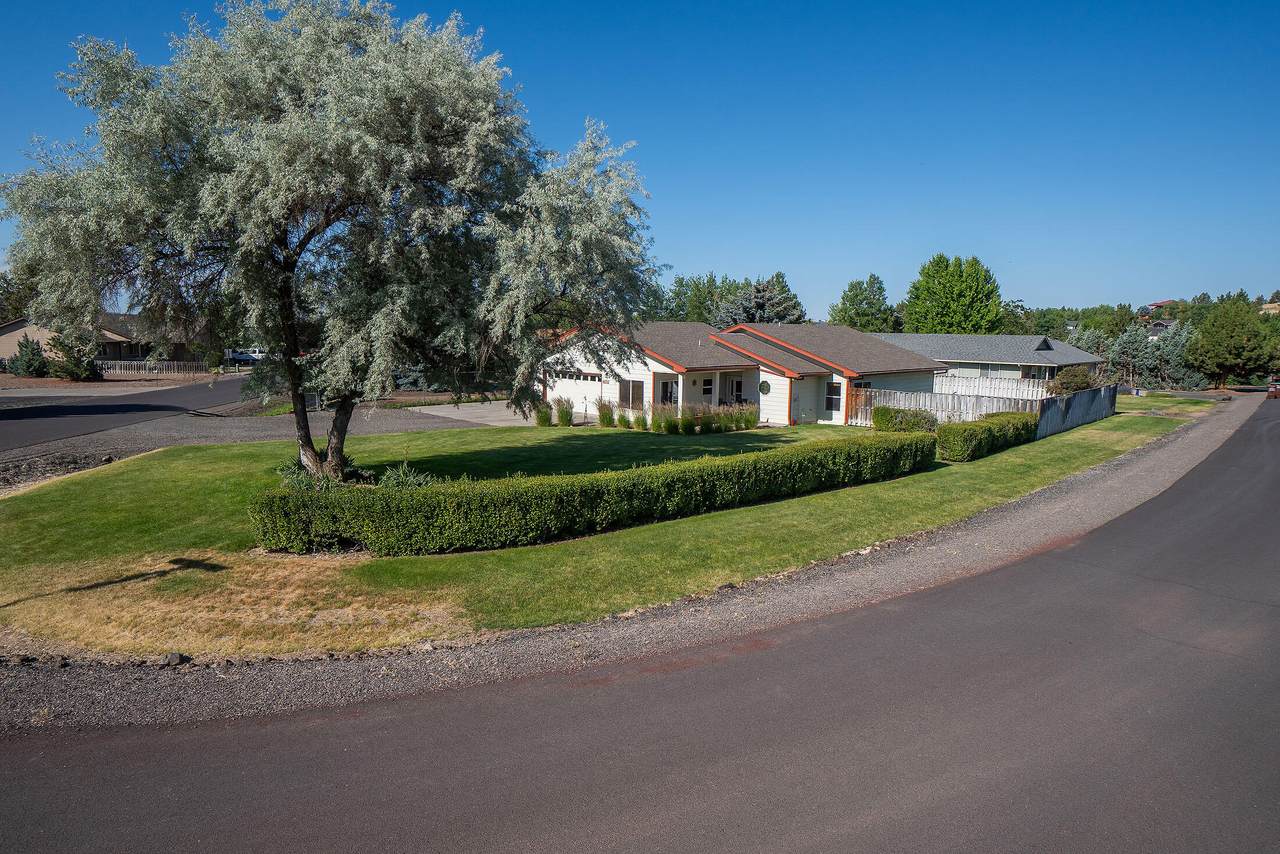 2761 Yellowpine Road - Photo 1