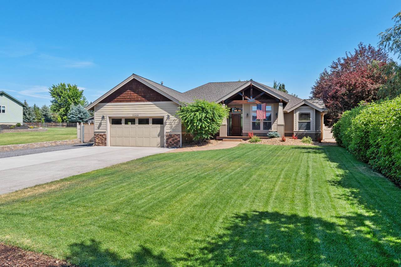 21420 Belknap Drive - Photo 1