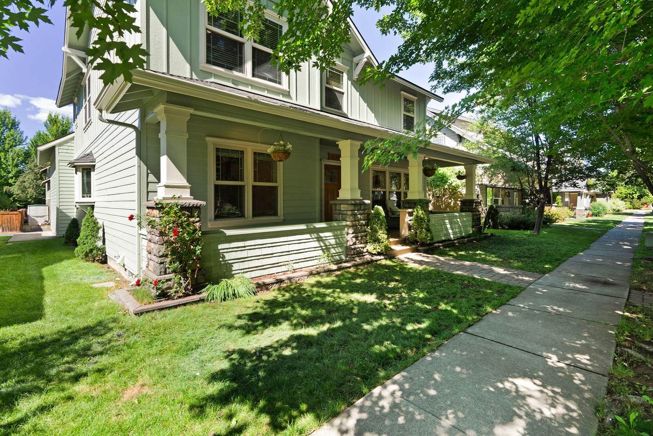 21376 Oakview Drive - Photo 1