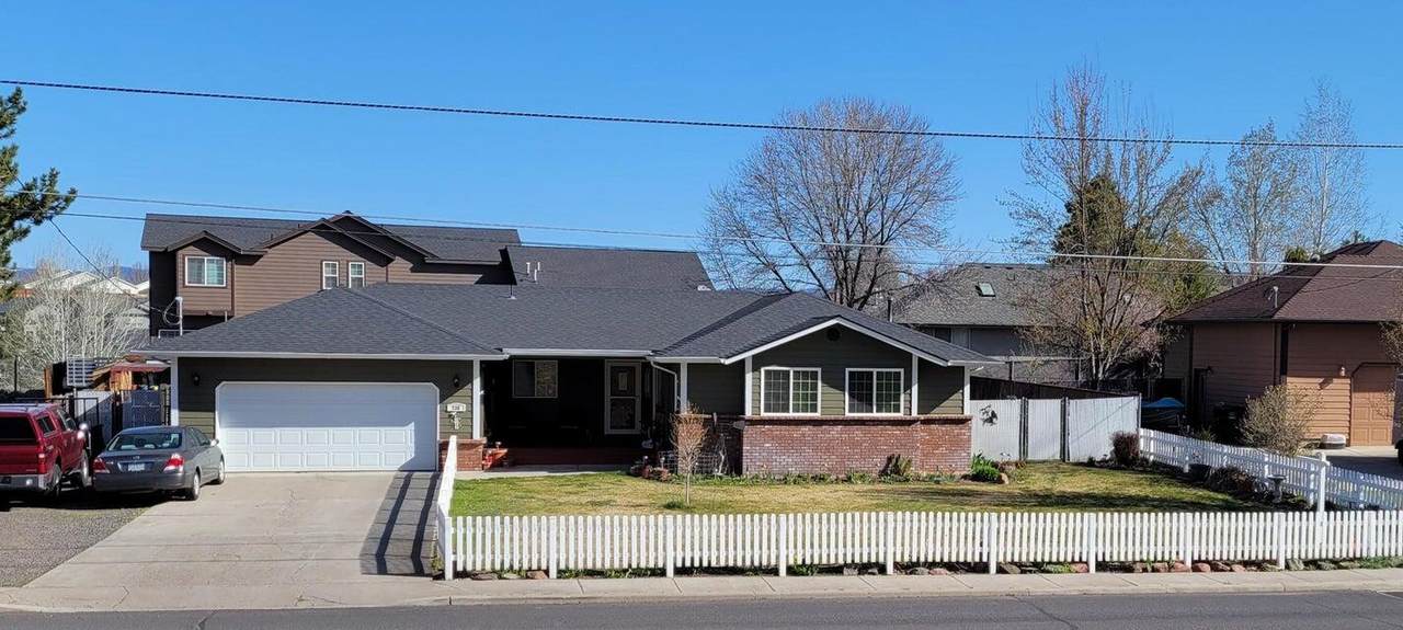 735 Loper Avenue - Photo 1