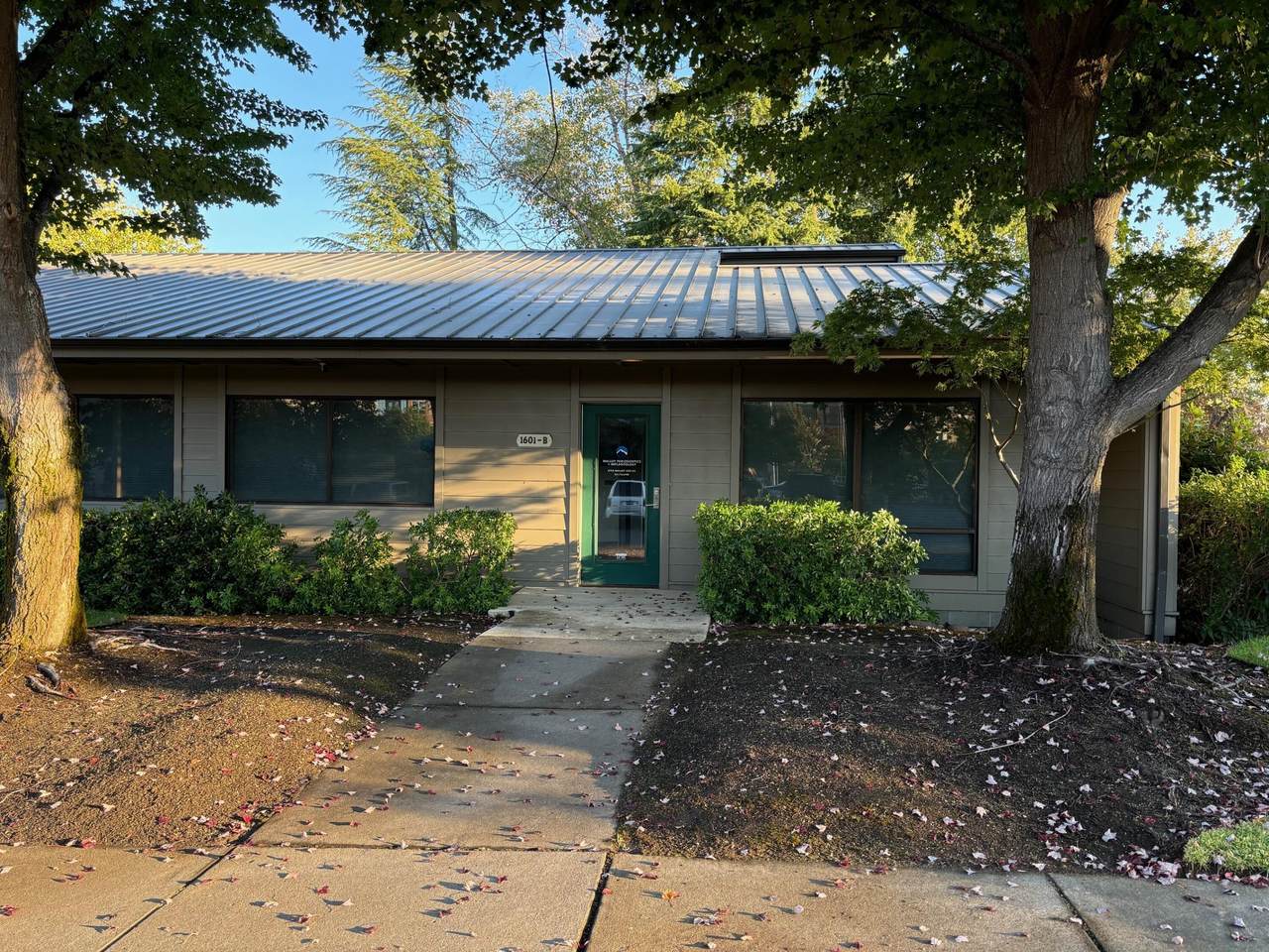1605 Mcandrews Road - Photo 1