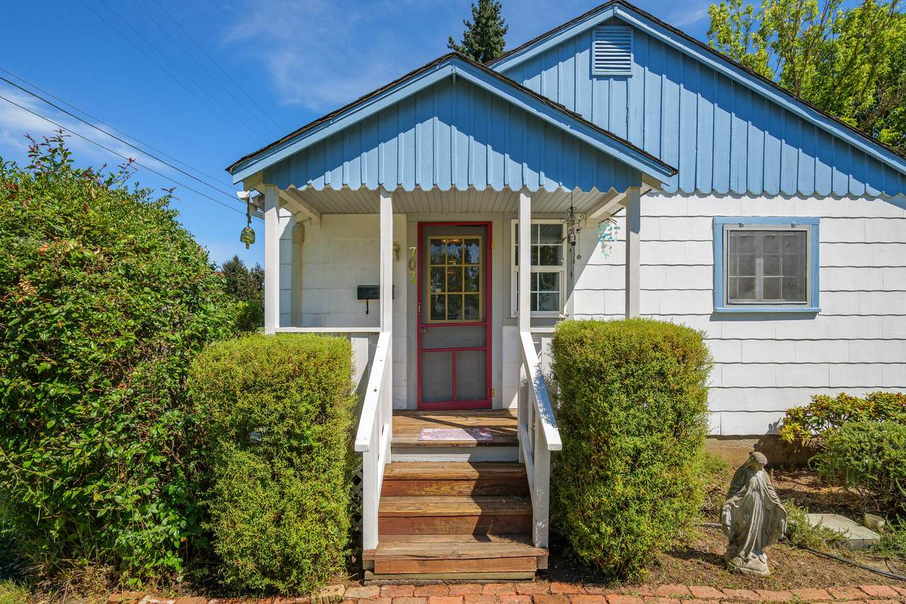 702 A Street - Photo 1