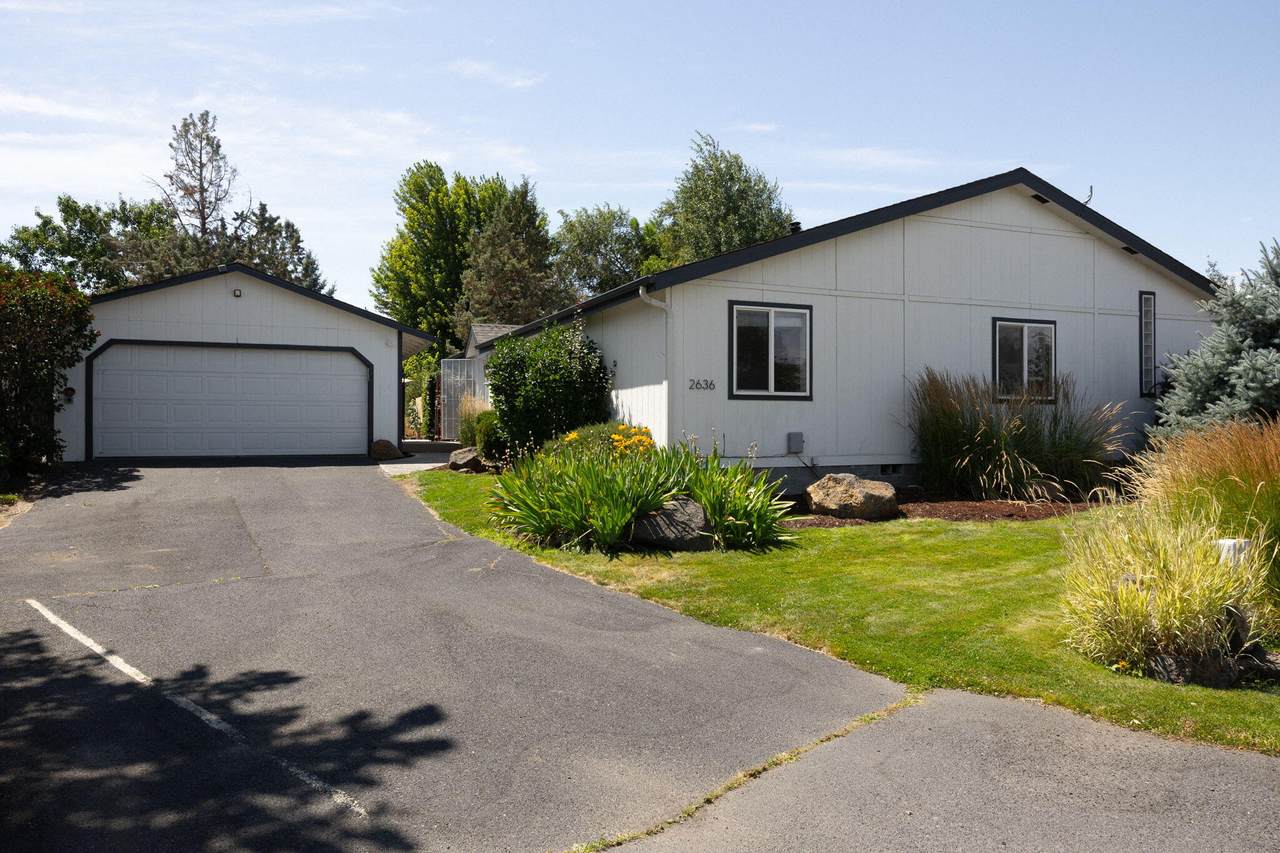 2636 Mariposa Loop - Photo 1