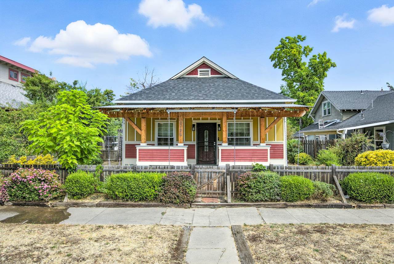 1126 10th Street - Photo 1