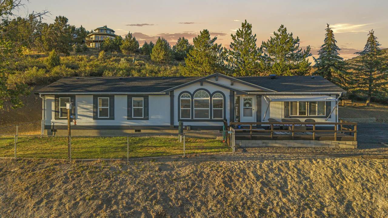 250 Burns Street - Photo 1