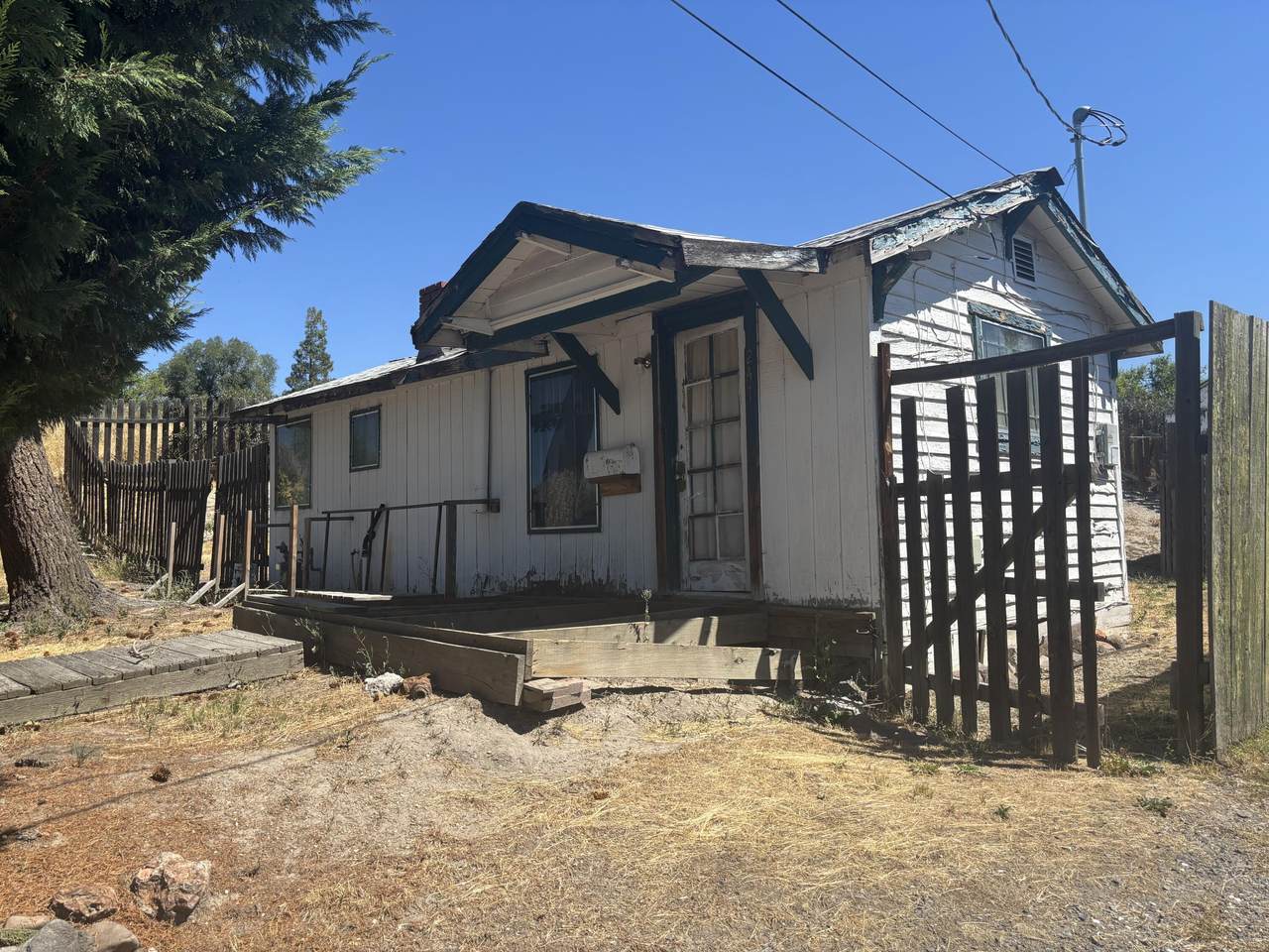 241 Mortimer Street - Photo 1