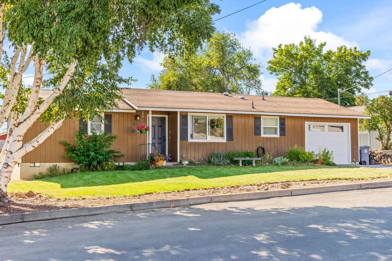 216 9th Street - Photo 1