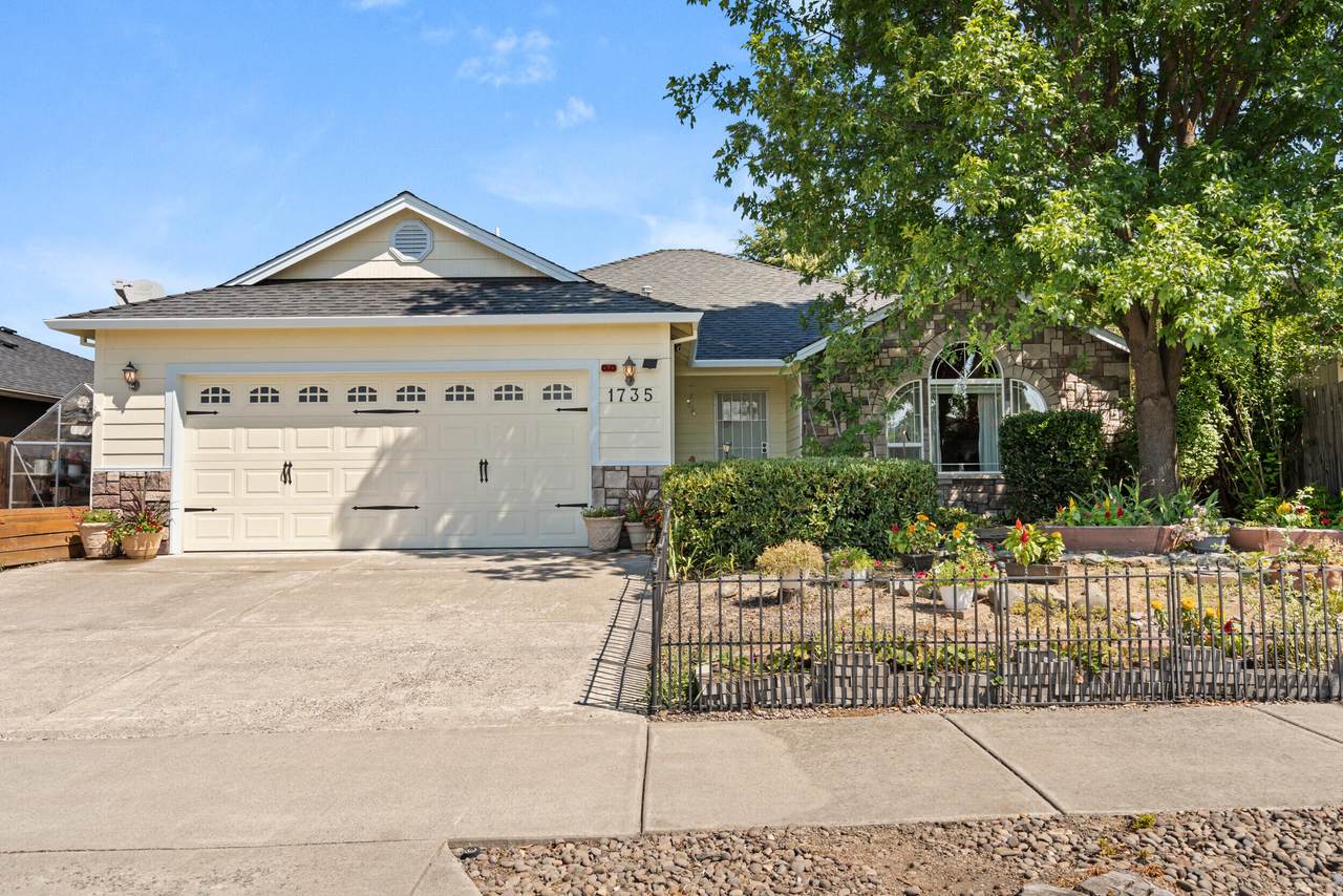 1735 Pearl Eye Lane - Photo 1