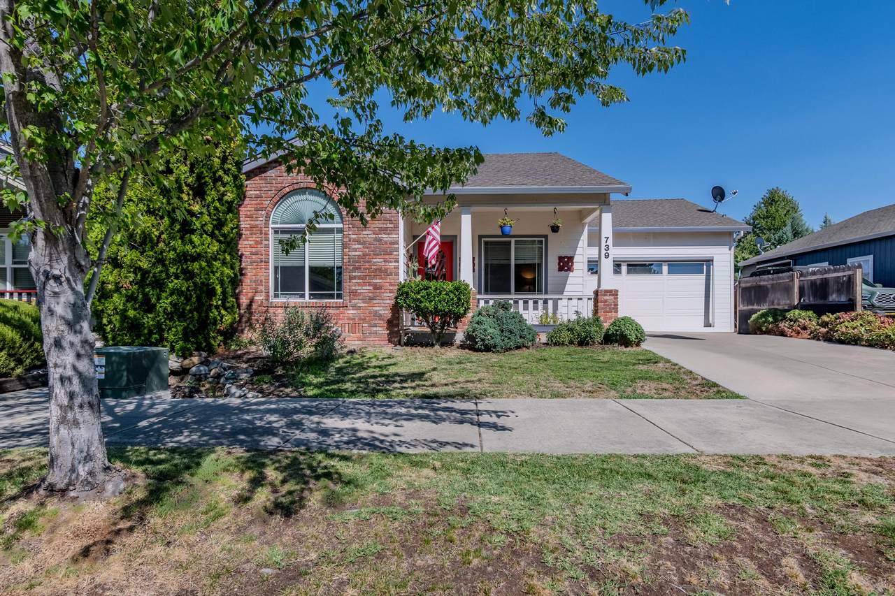 739 Haskell Street - Photo 1