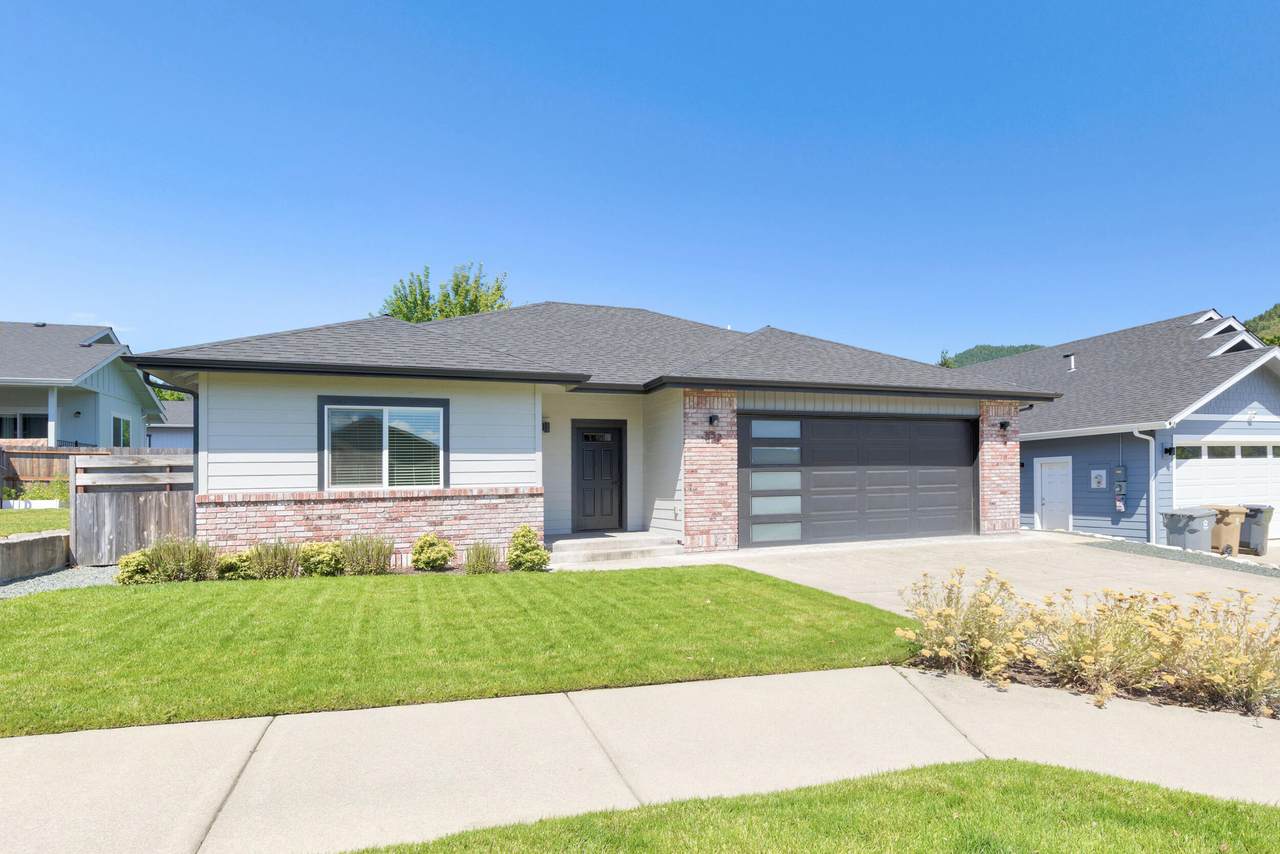 822 Cooke Avenue - Photo 1
