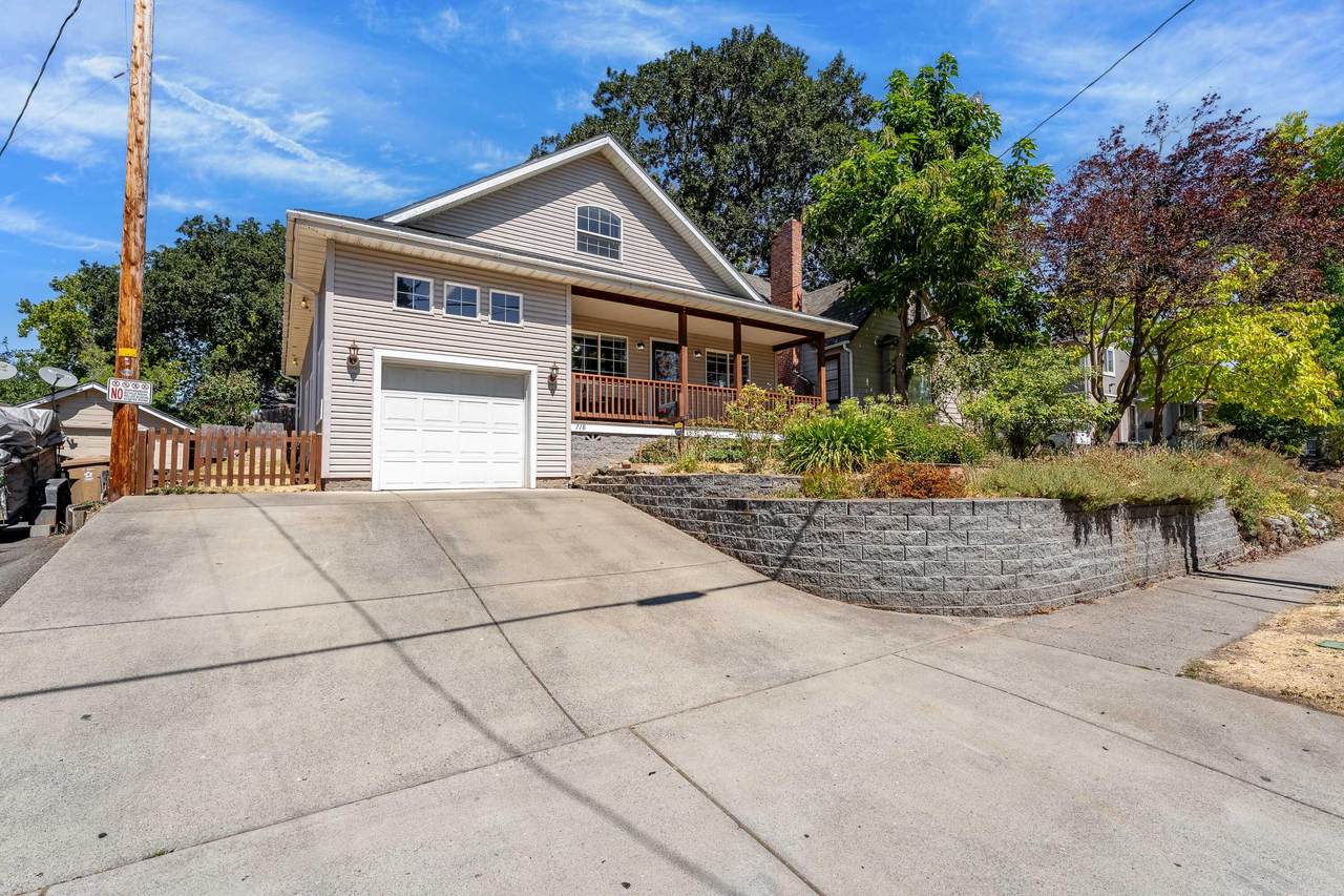 718 A Street - Photo 1