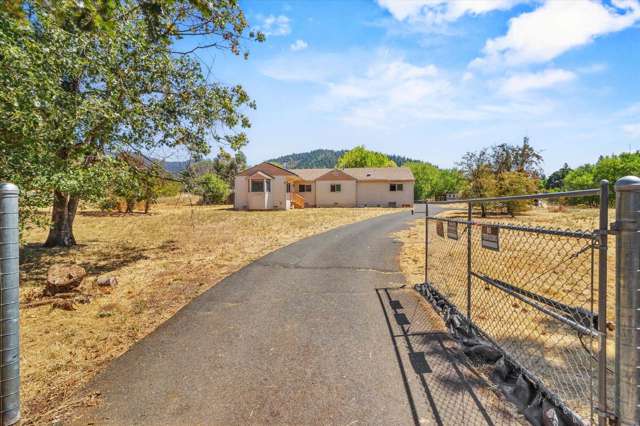 557 Jones Creek Road - Photo 1