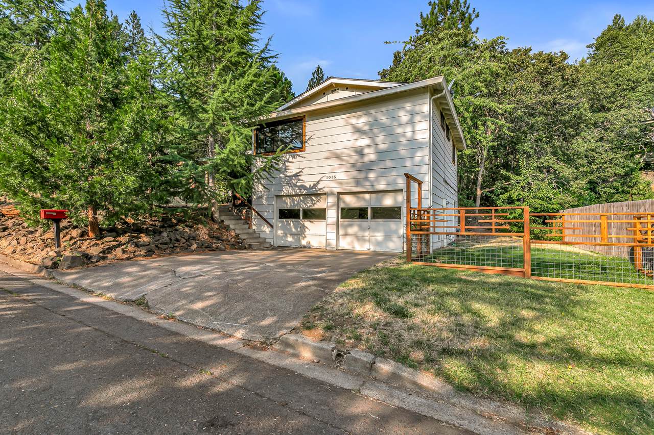 1015 Oneida Circle - Photo 1