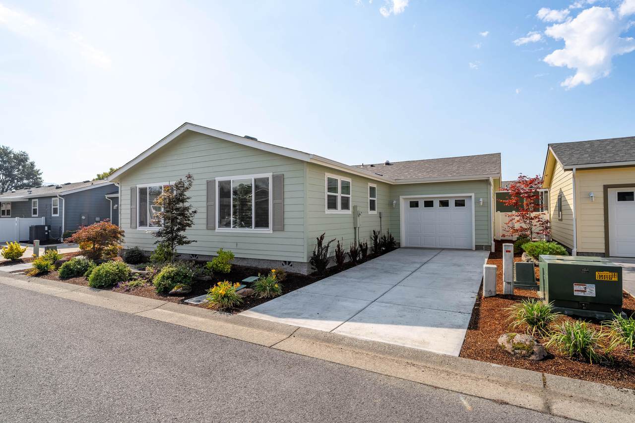 313 Winston Drive - Photo 1