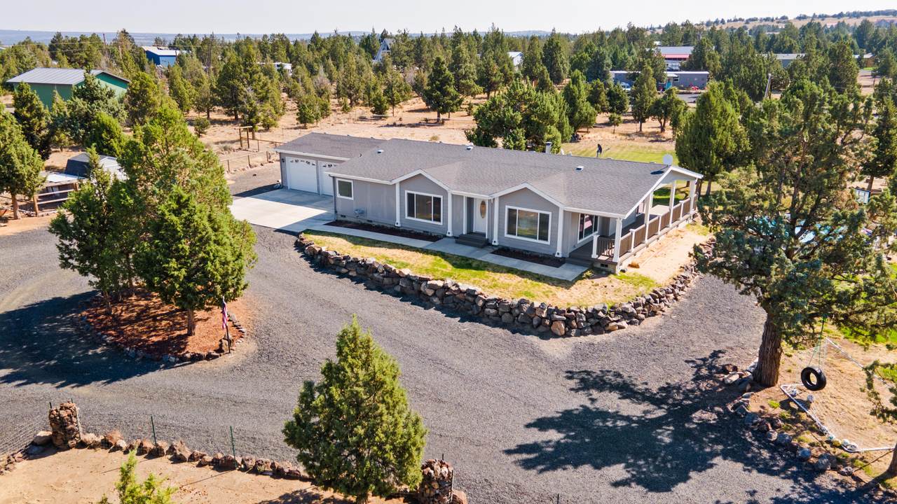 4730 Umatilla Loop - Photo 1