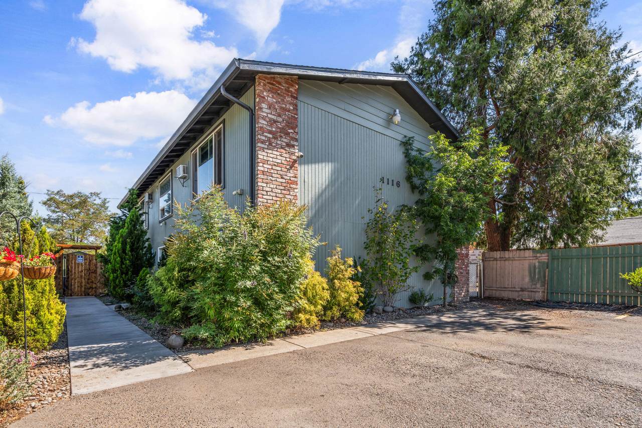 1116 Niantic Street - Photo 1