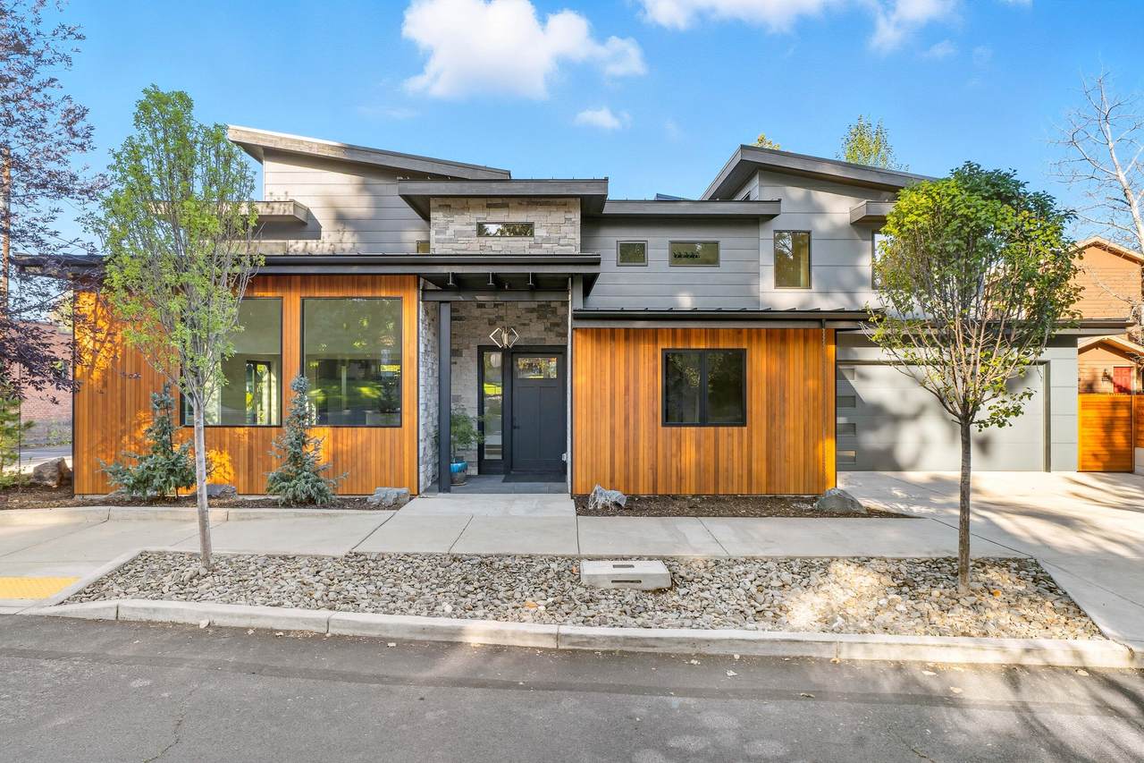 2 Hood Place - Photo 1