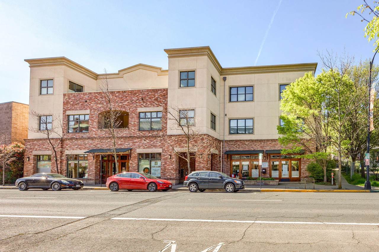 180 Lithia Way - Photo 1