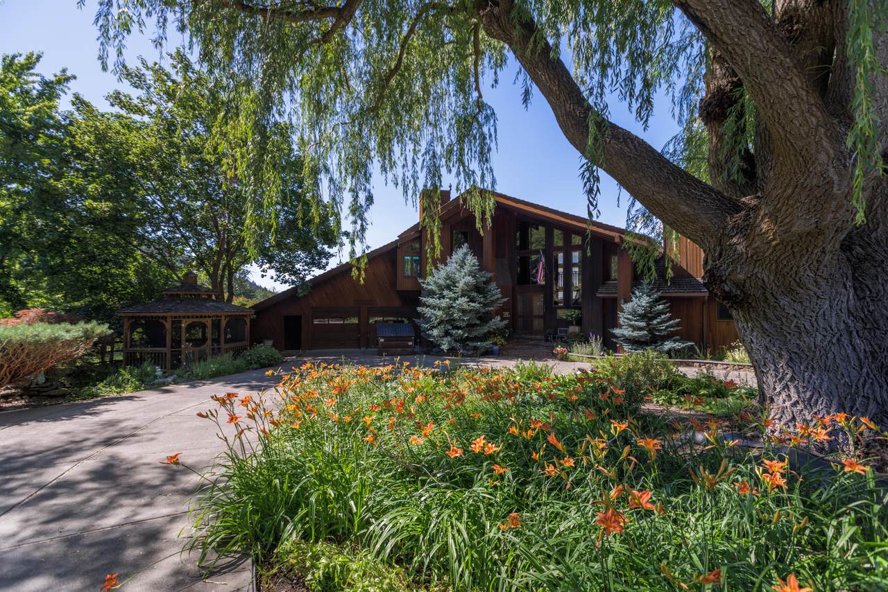 59926 Comstock Road - Photo 1