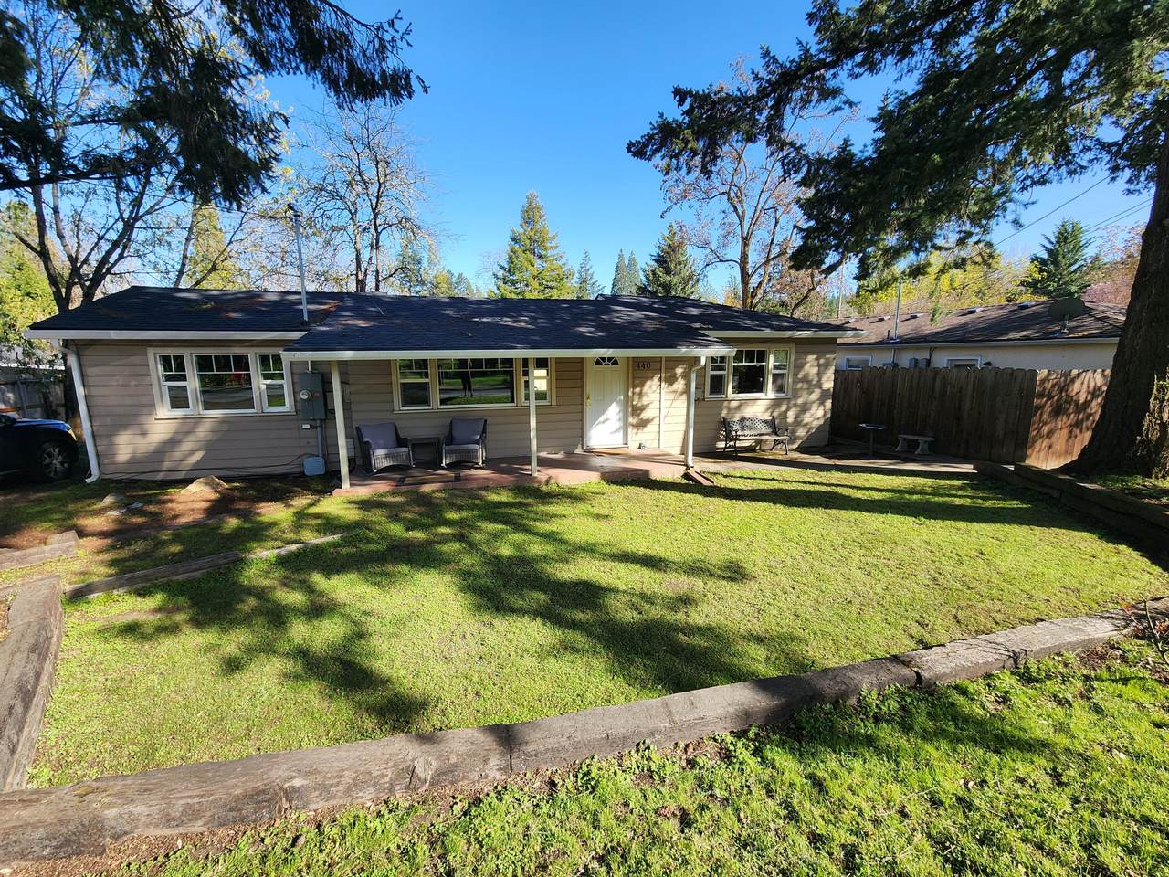 160 E Street - Photo 1