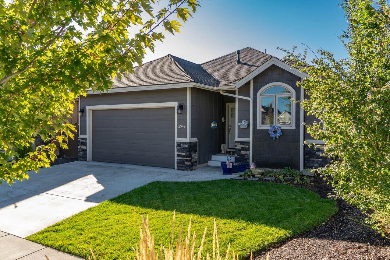 2949 Flagstone Avenue - Photo 1