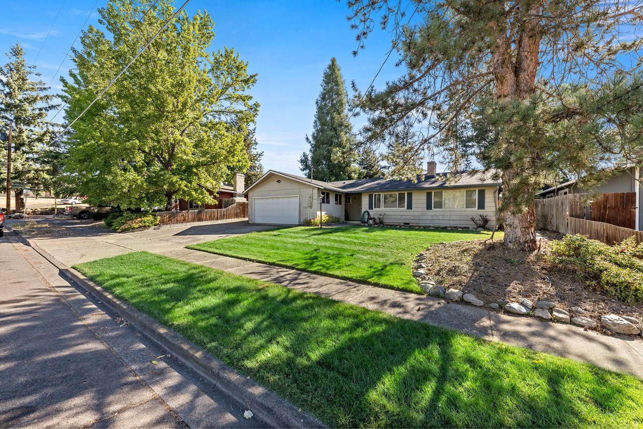 1744 Concord Way - Photo 1