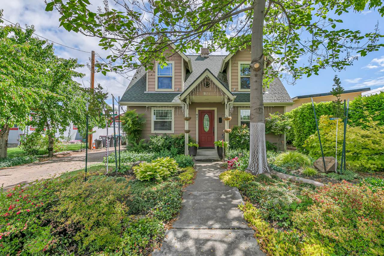 921 Holly Street - Photo 1