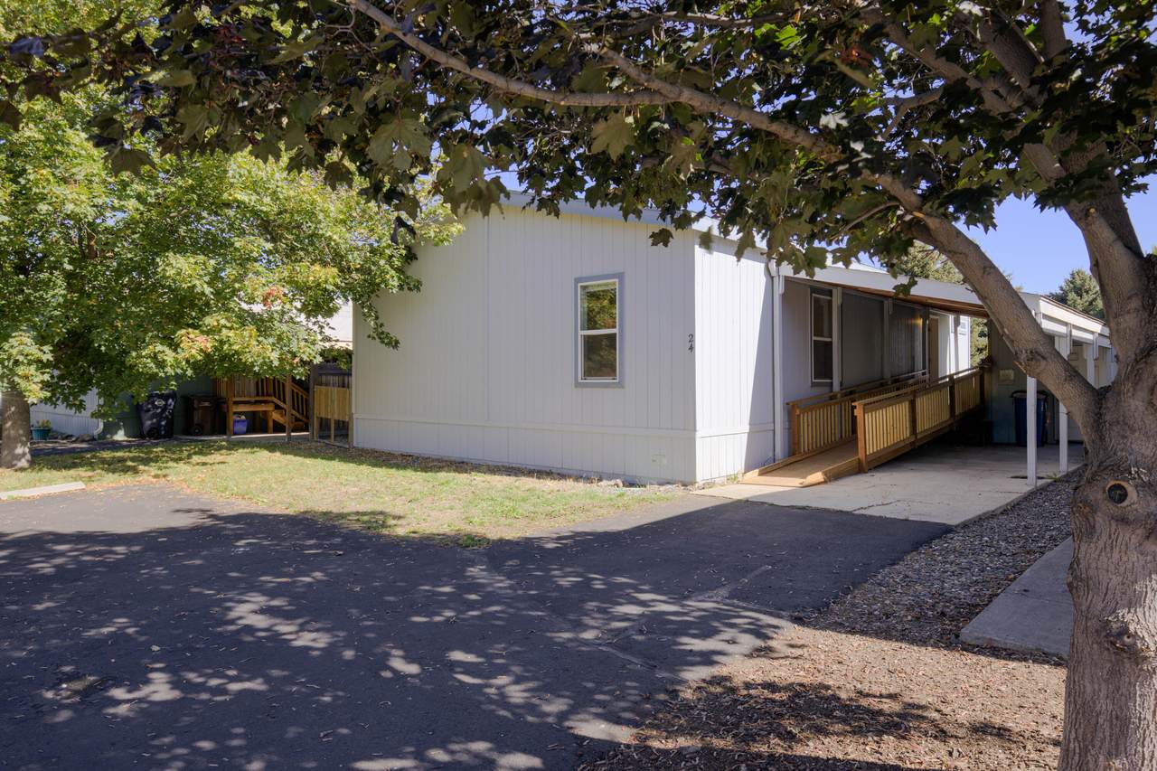 1201 28th Street - Photo 1