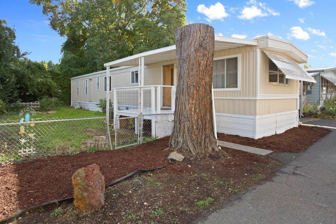 306 Sandlewood Drive - Photo 1