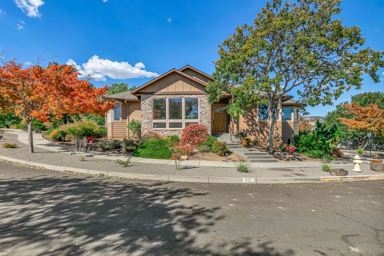 551 Sutton Place - Photo 1