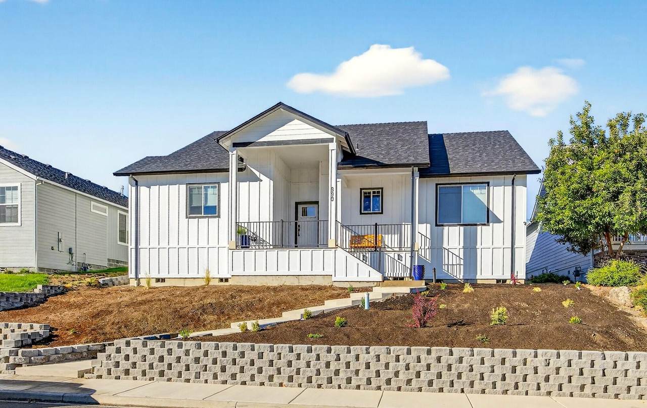 990 Win Way - Photo 1