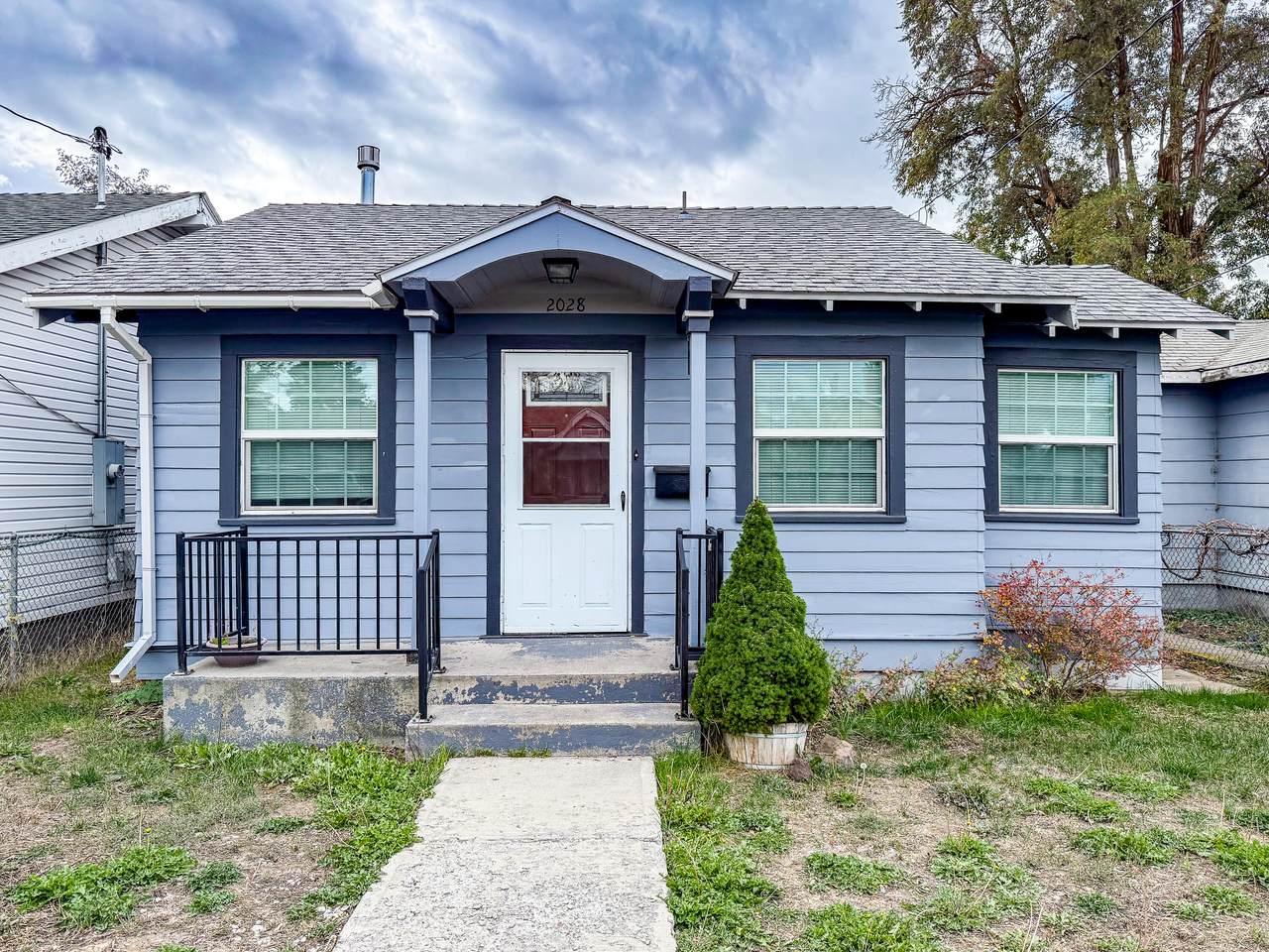 2028 Vine Avenue - Photo 1