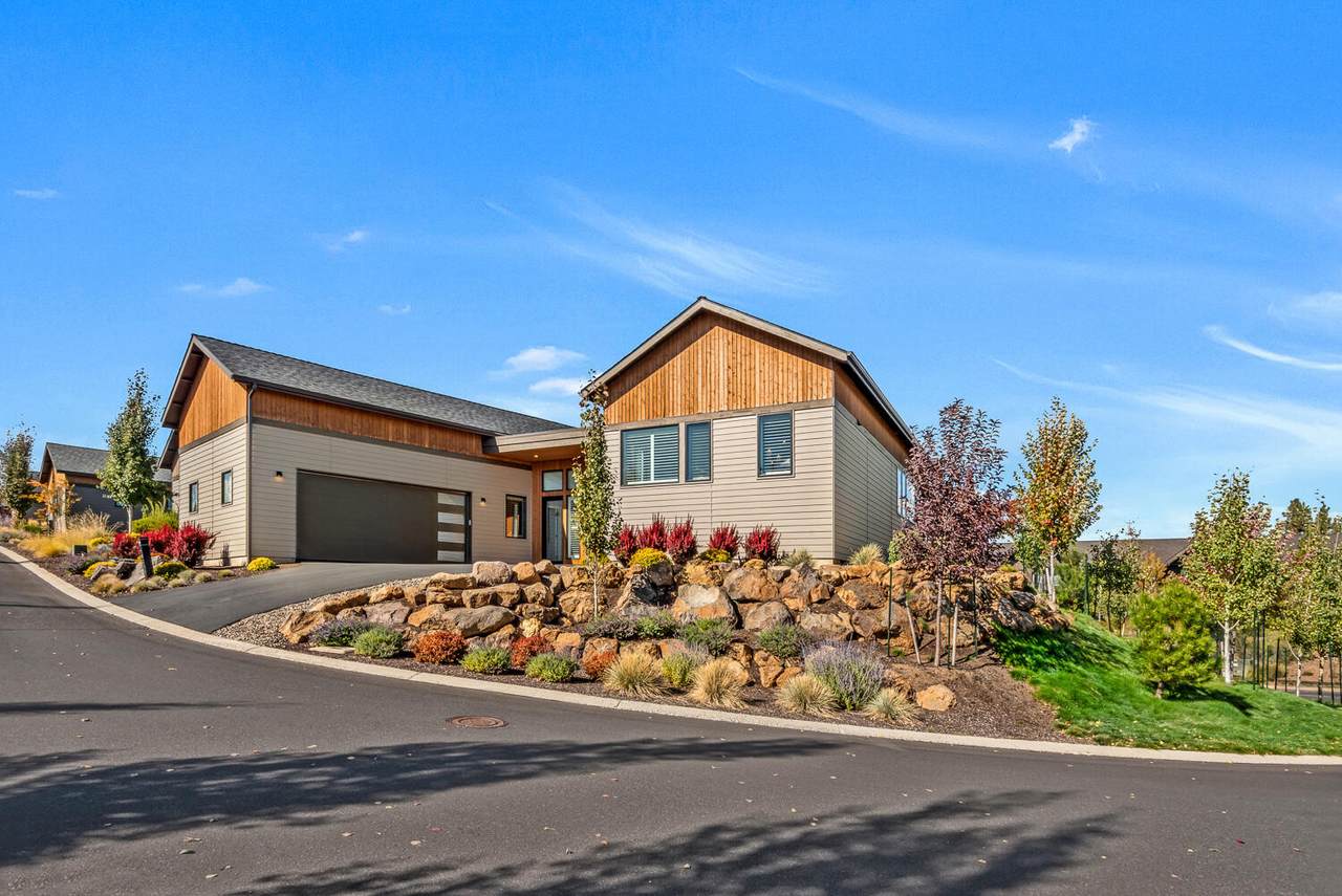 19211 Gateway Loop - Photo 1