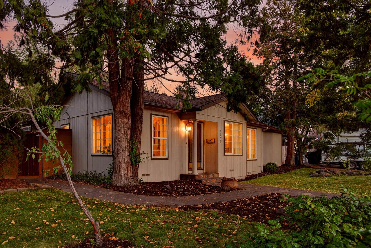 1532 9th Street - Photo 1